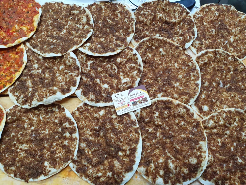 لحم بعجين أسود (دجاج)